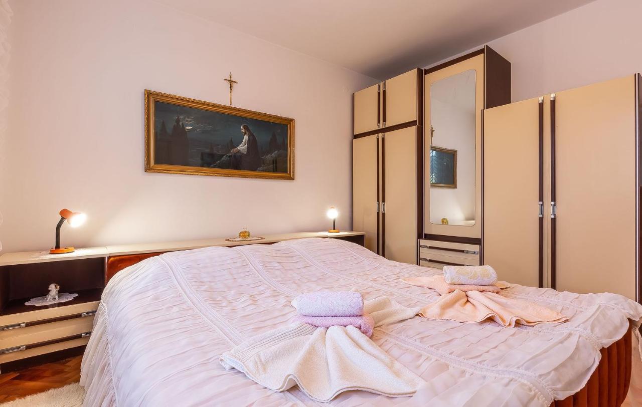 Irena Apartment โปเรช ภายนอก รูปภาพ